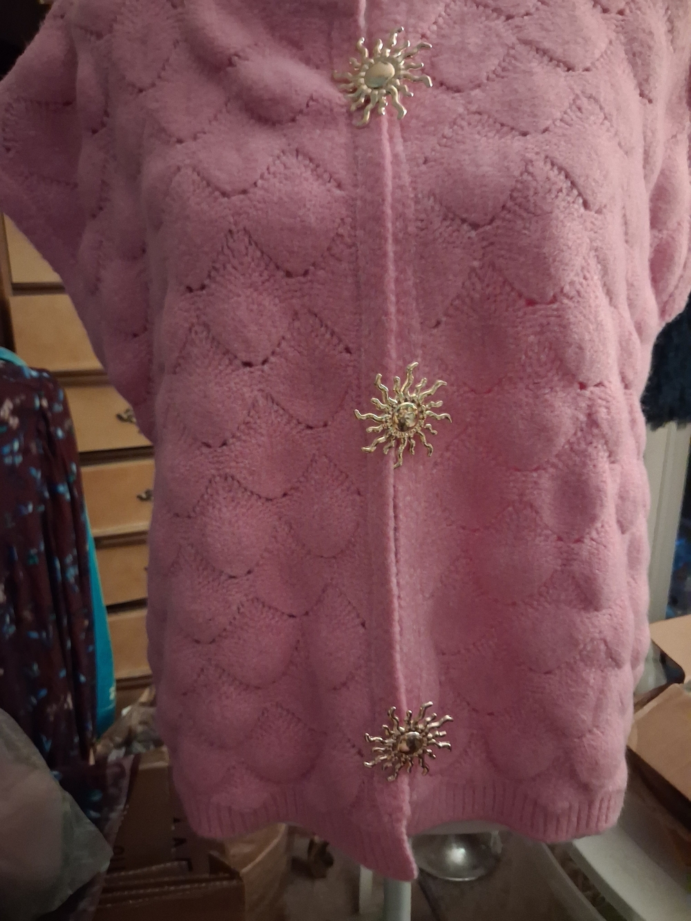 New,tag,Rose Pink Knit Sunburst Gold Pin Closure Shell Front Sweater Vest Size M